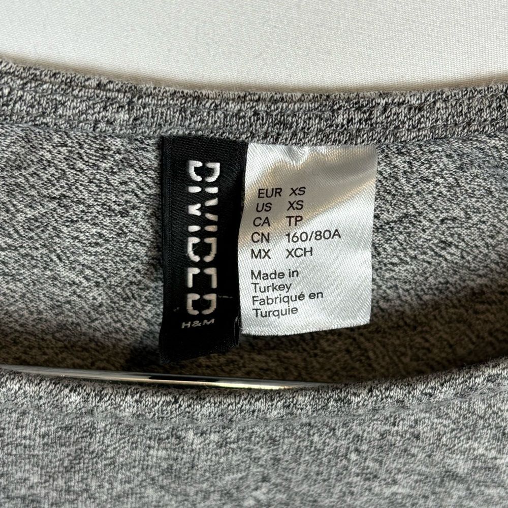 H&M Divided Je t'adore‎ Long Sleeve Crop Top - Picture 3 of 4